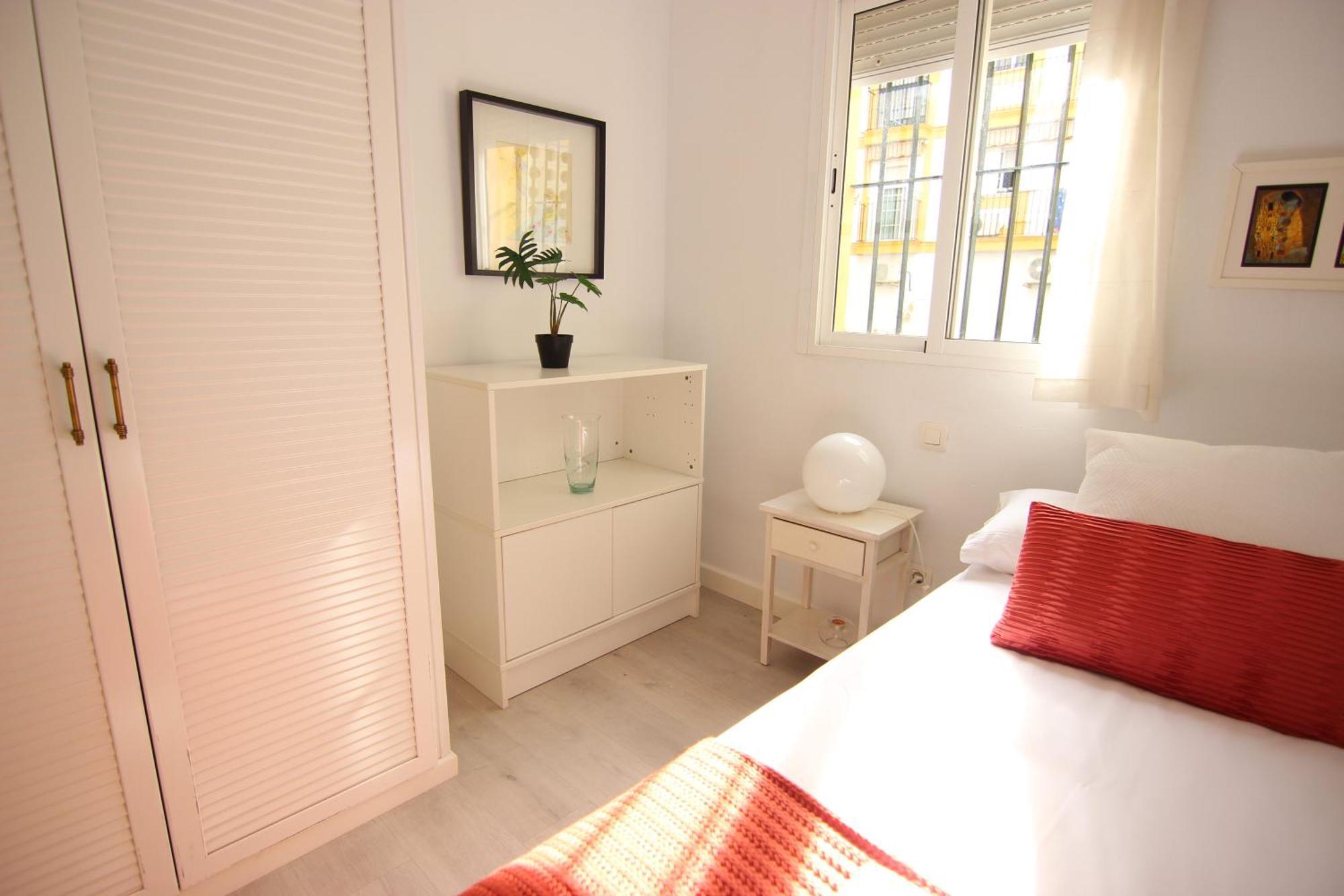 Rentalsevilla Espacioso Apartamento En La Alameda De Hercules Con Parking Buitenkant foto