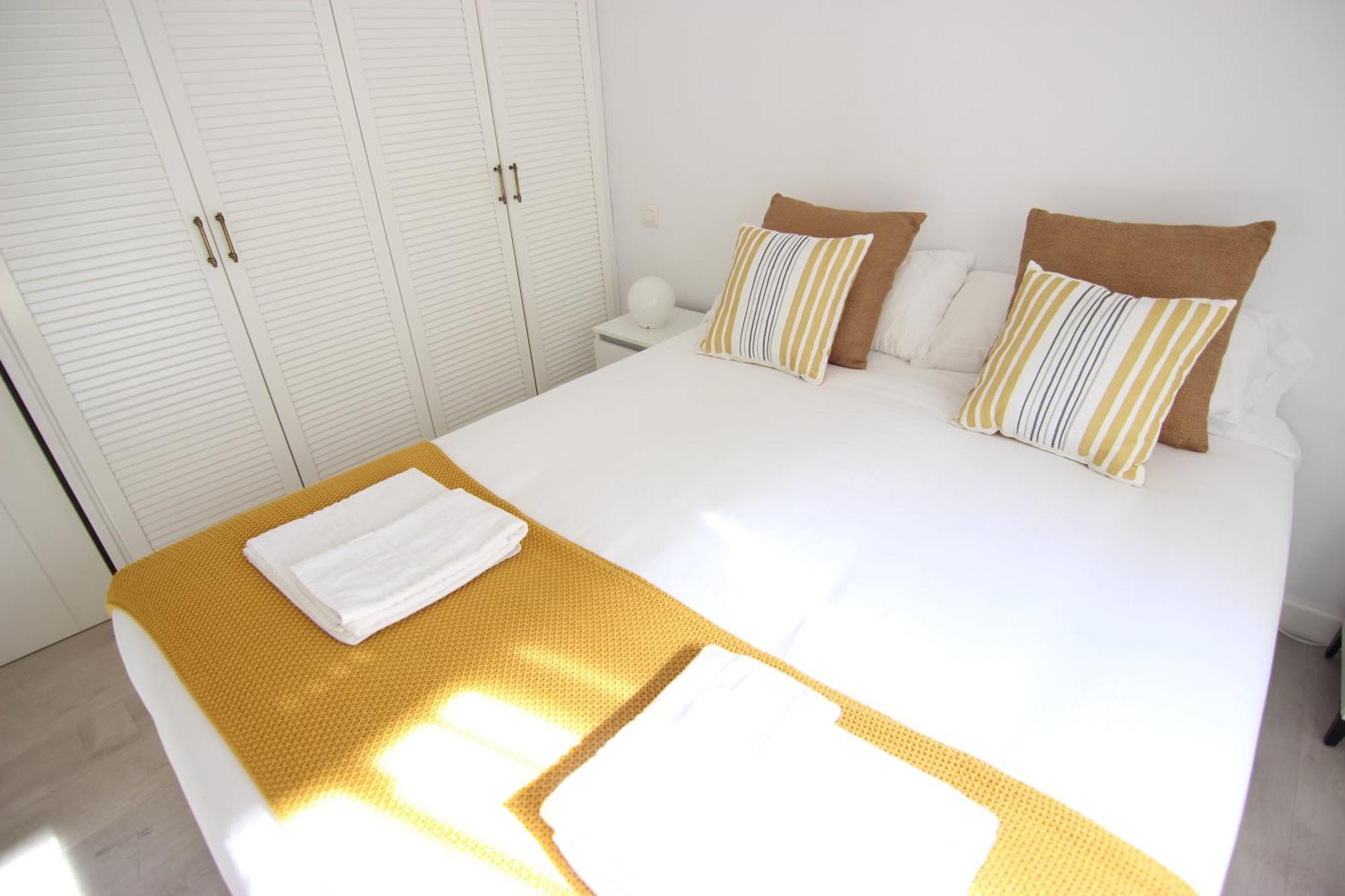 Rentalsevilla Espacioso Apartamento En La Alameda De Hercules Con Parking Buitenkant foto