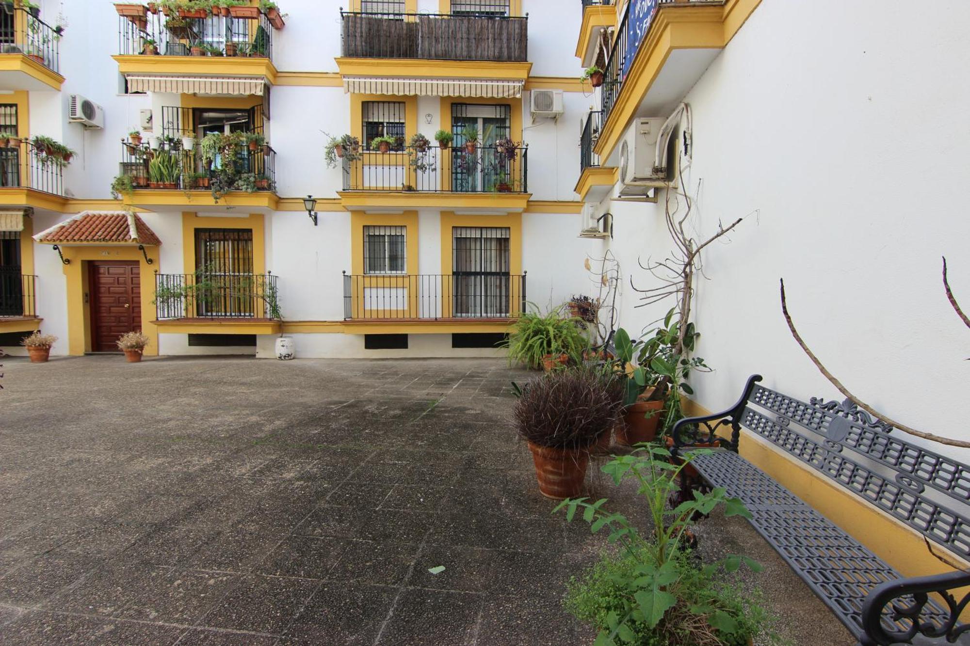 Rentalsevilla Espacioso Apartamento En La Alameda De Hercules Con Parking Buitenkant foto
